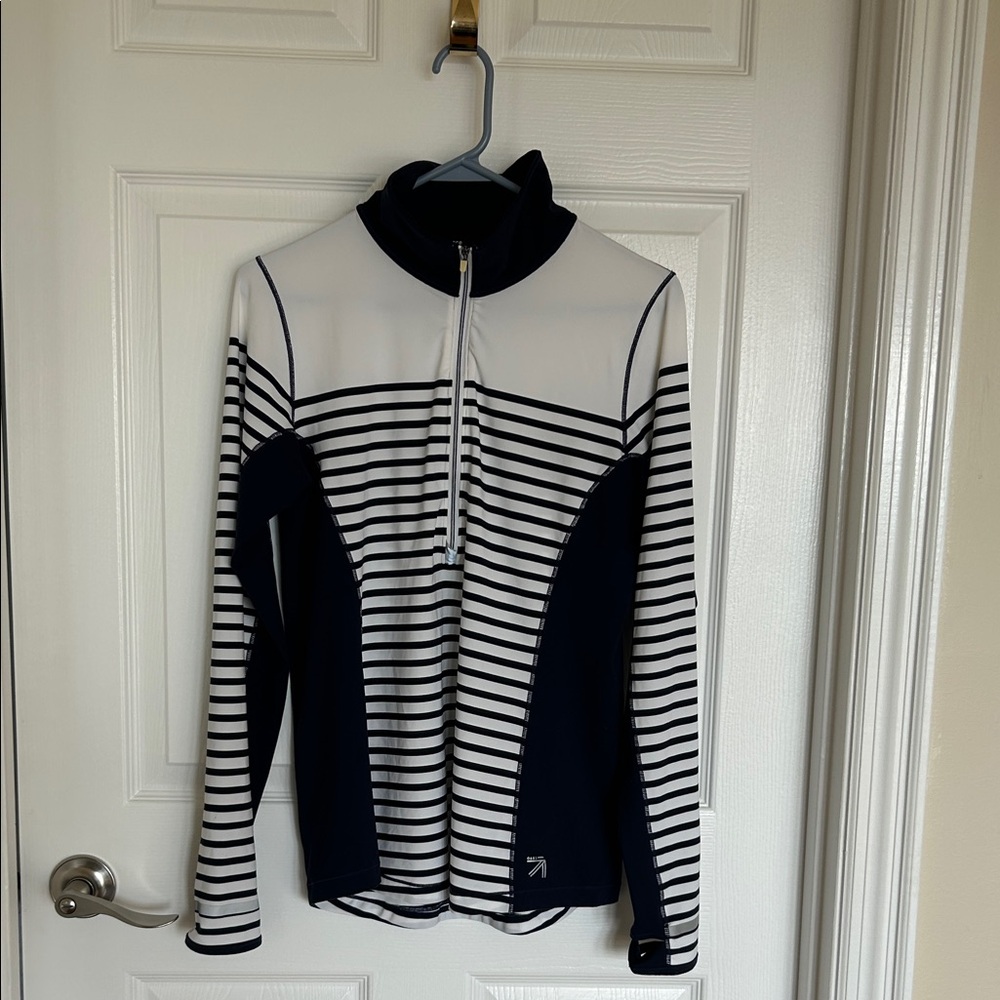 Pullover New Balance shirt with zipper